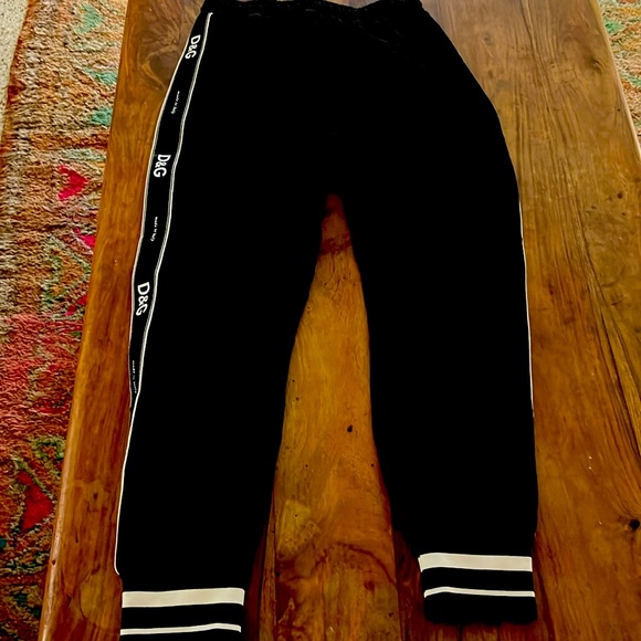 Dolce & Gabbana joggers size 40 with pockets and drawstring. - Picture 1 of 4